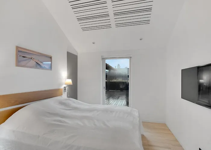 Amazing In With Kitchen Holiday home *