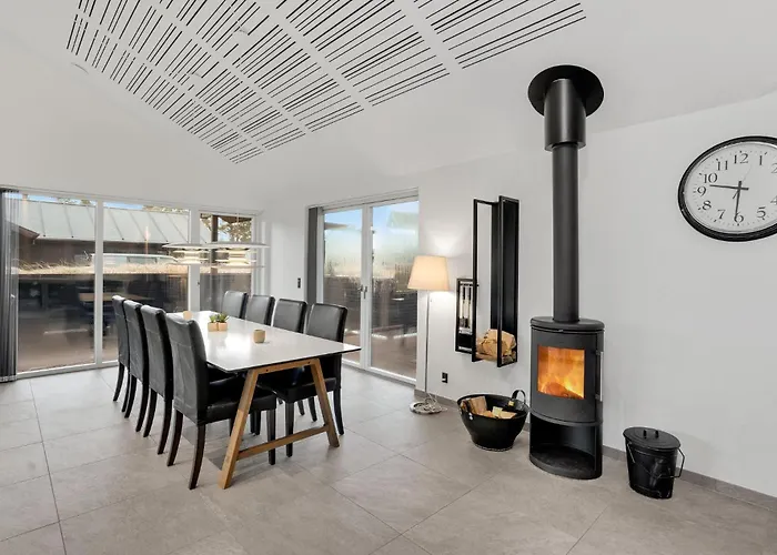 Amazing In With Kitchen Holiday home *